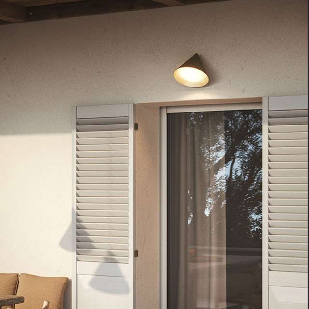 Carins Modern Cone LED Vägglampa Svart/Guld Metall Balkong/Trädgård/Terrass