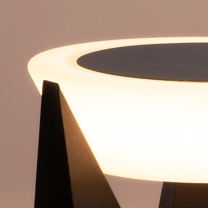 Pena Design Dekorativ Speciell Liten Skålformad Solcell LED Utomhusbelysning Metall Svart Trädgård