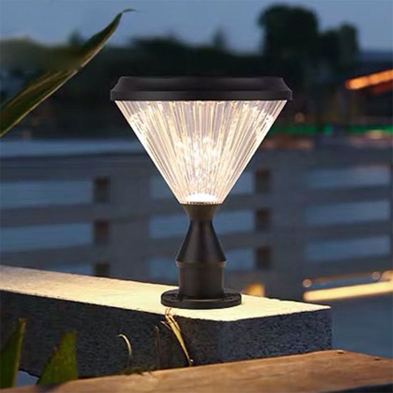 Riley Minimalistisk Konusformad Design LED Utomhusbelysning Genomskinlig Metall/Akryl Svart Trädgård