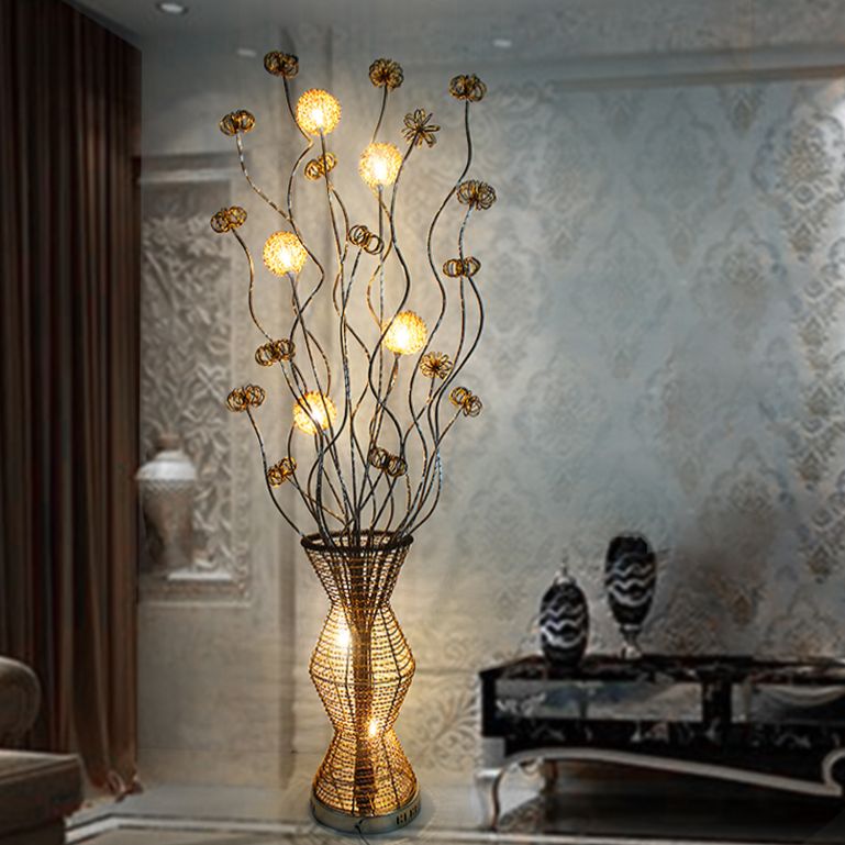 Bella Art Deco LED Golvlampa Bloom Handgjord Metallvas Guld Vardagsrum/Sovrum