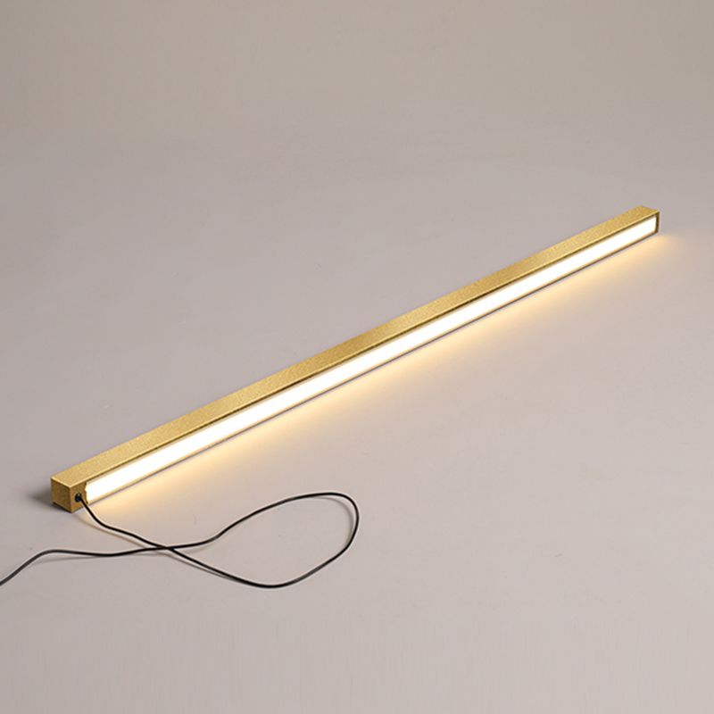 Edge Design Förlängd LED Golvlampa Metall Svart/Guld Vardagsrum/Sovrum